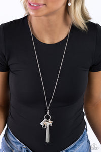 SHELL-ebrity Showcase White Necklace