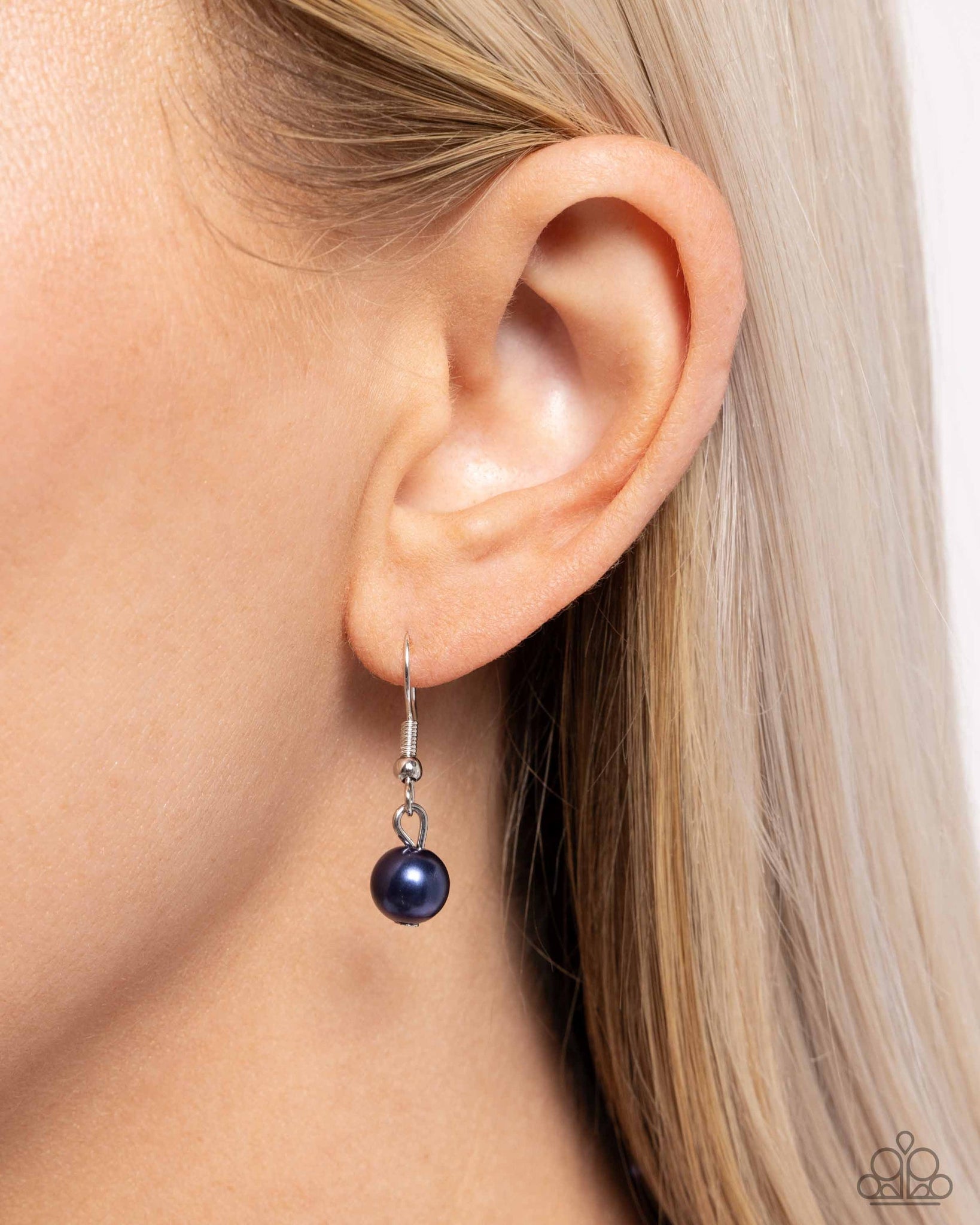 Avant-Garde Adornment Necklace (Blue)