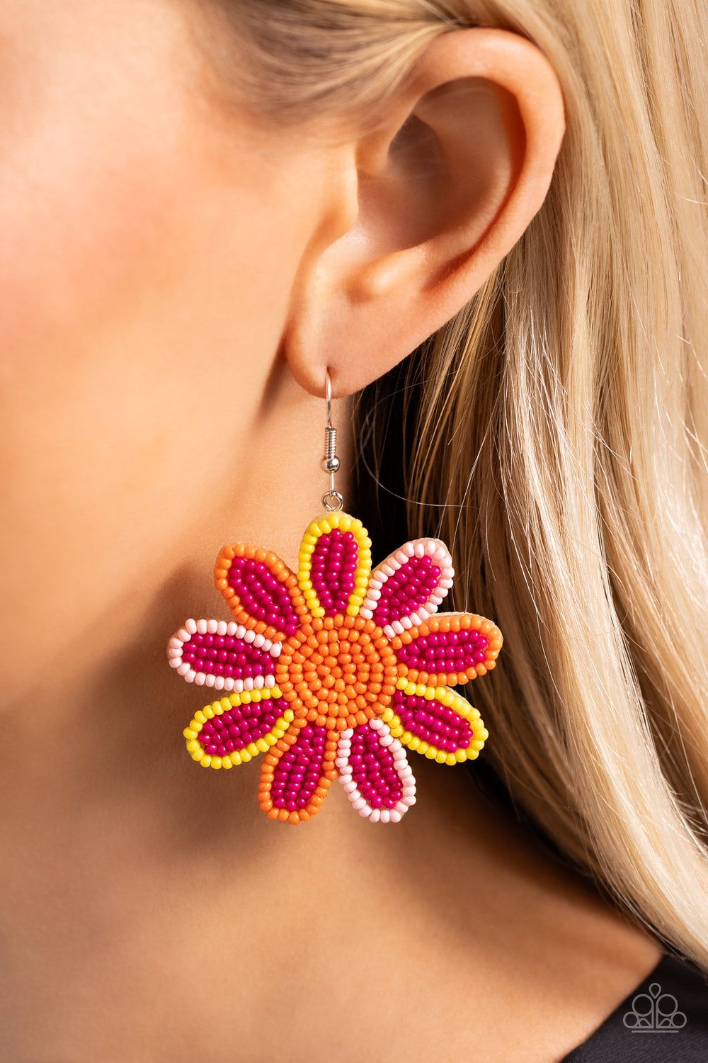 Decorated Daisies Earring (White, Pink)