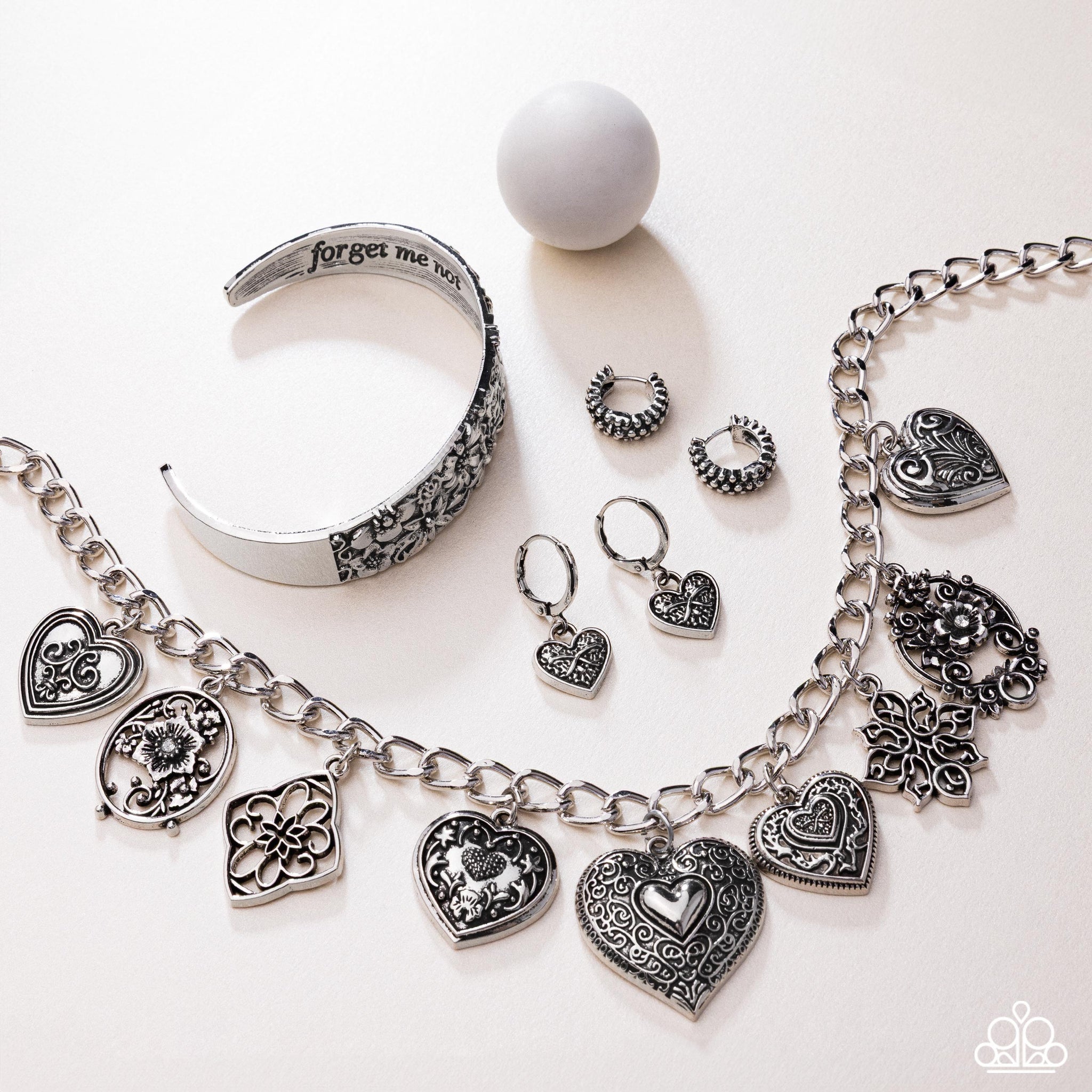 Vintage Showdown Necklace