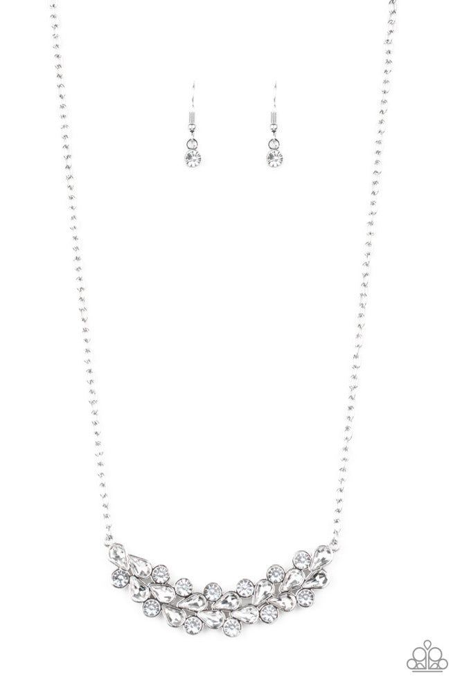 Special Treatment Necklace (Gold, White)