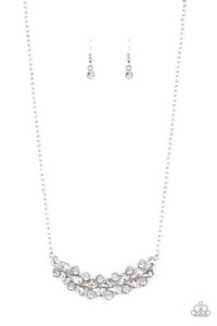 Special Treatment Necklace (Gold, White)