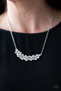 Special Treatment Necklace (Gold, White)