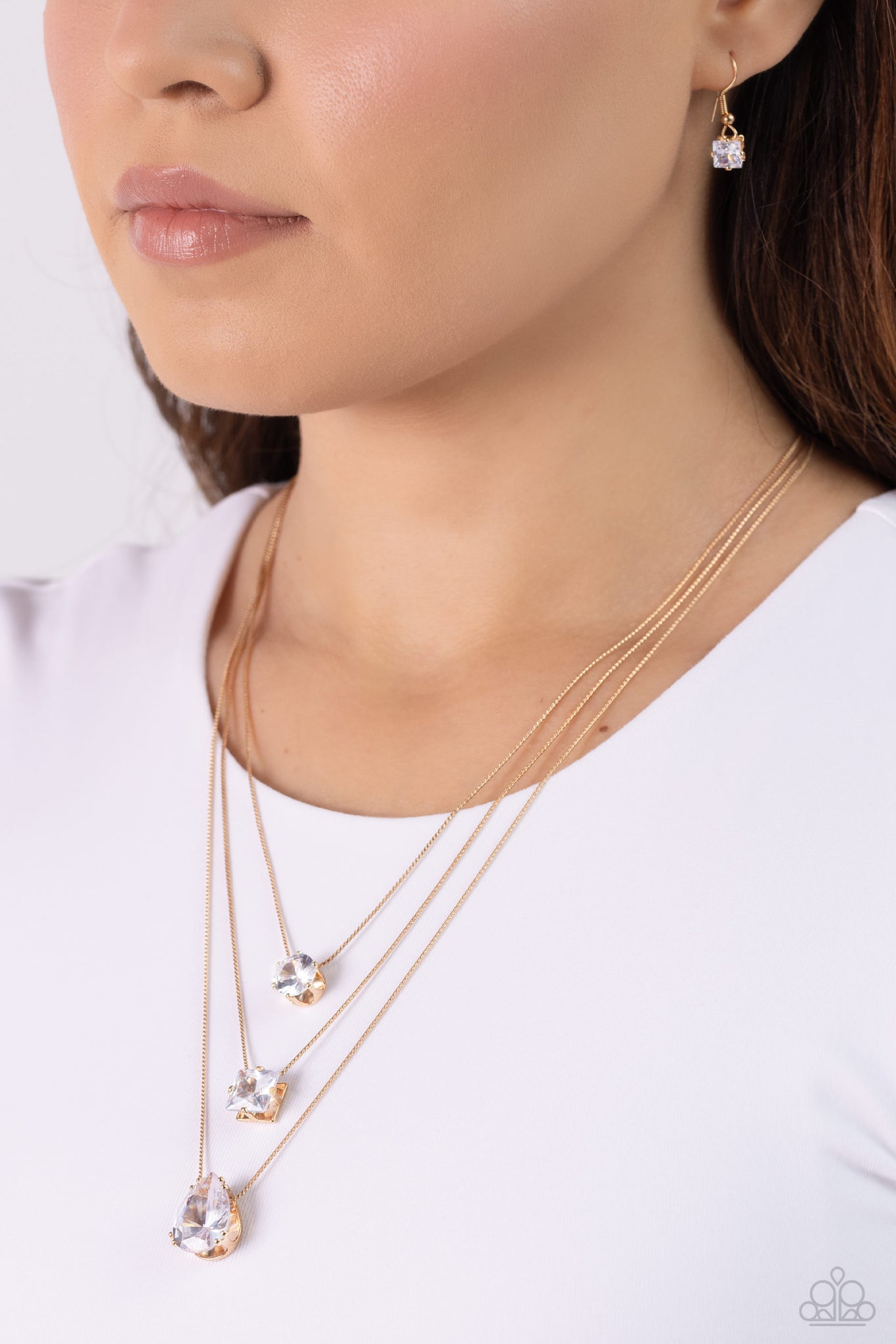 Lustrous Layers Necklace (White, Gold)