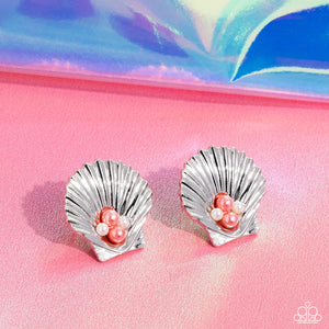 Oyster Opulence Earring