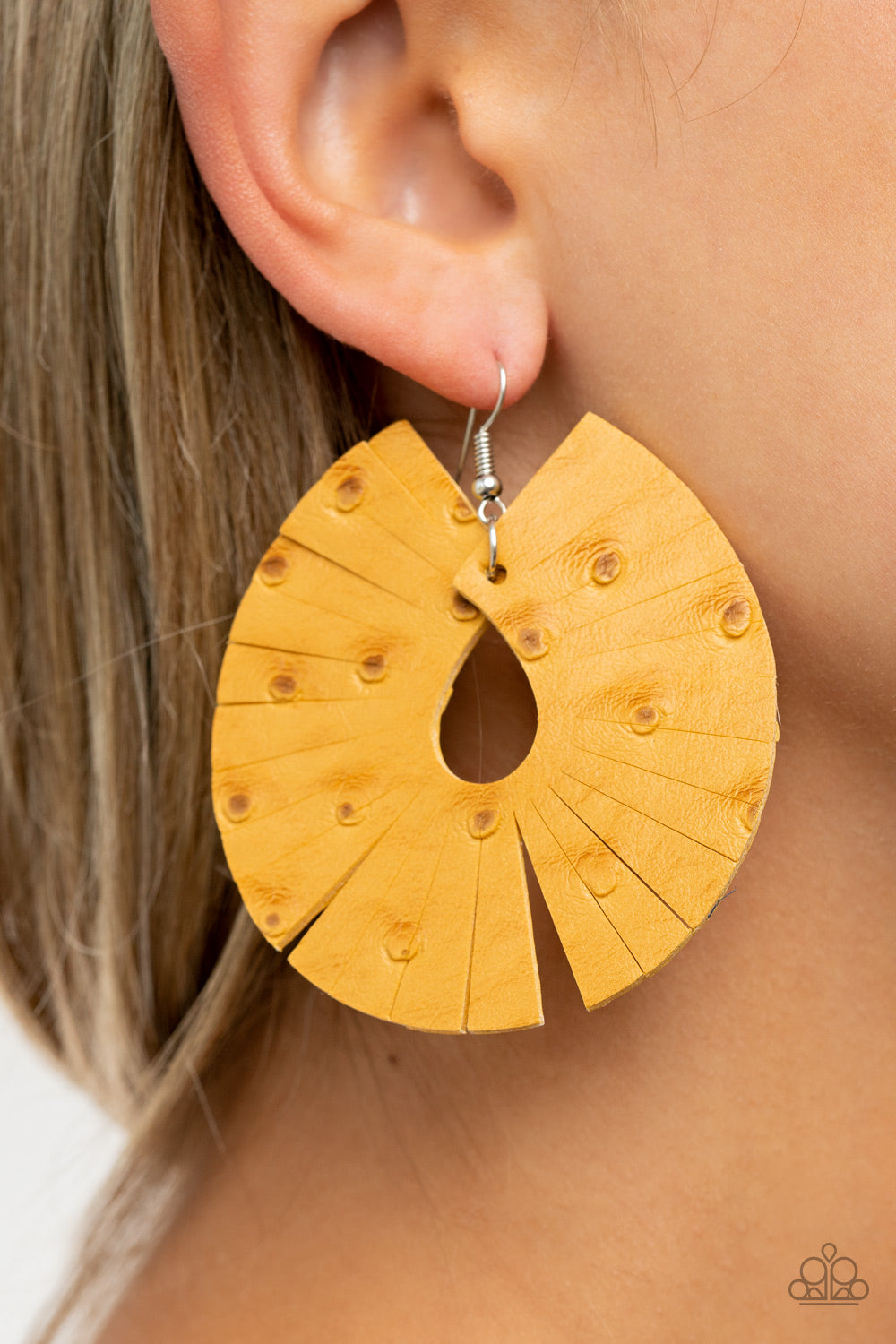 Palm Islands Black Earring