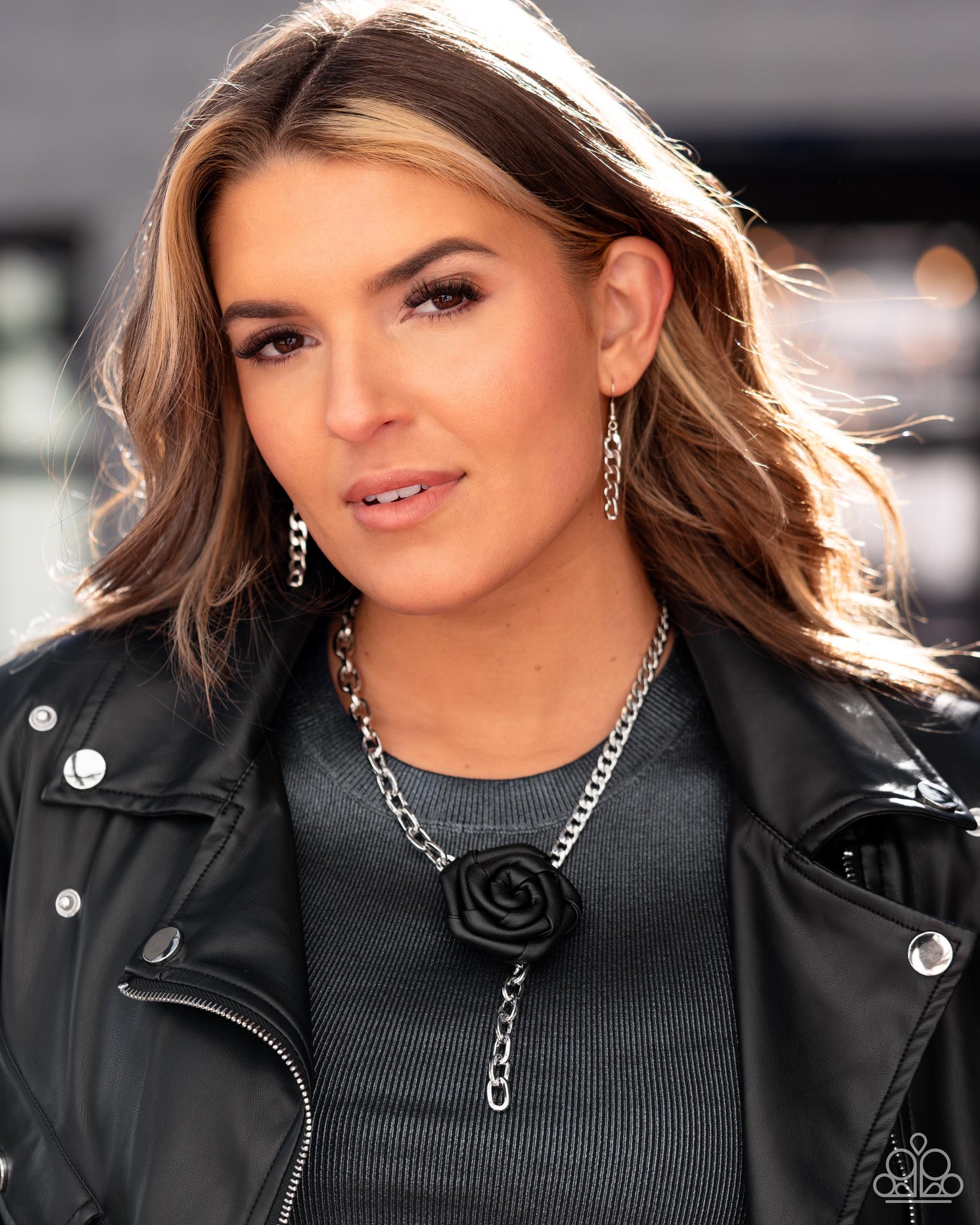 ROSE and Cons Black Necklace