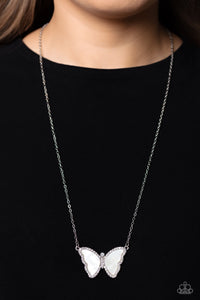 SHELL-bound White Necklace