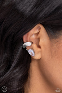 Twisting Teardrop Earring (White, Gold)