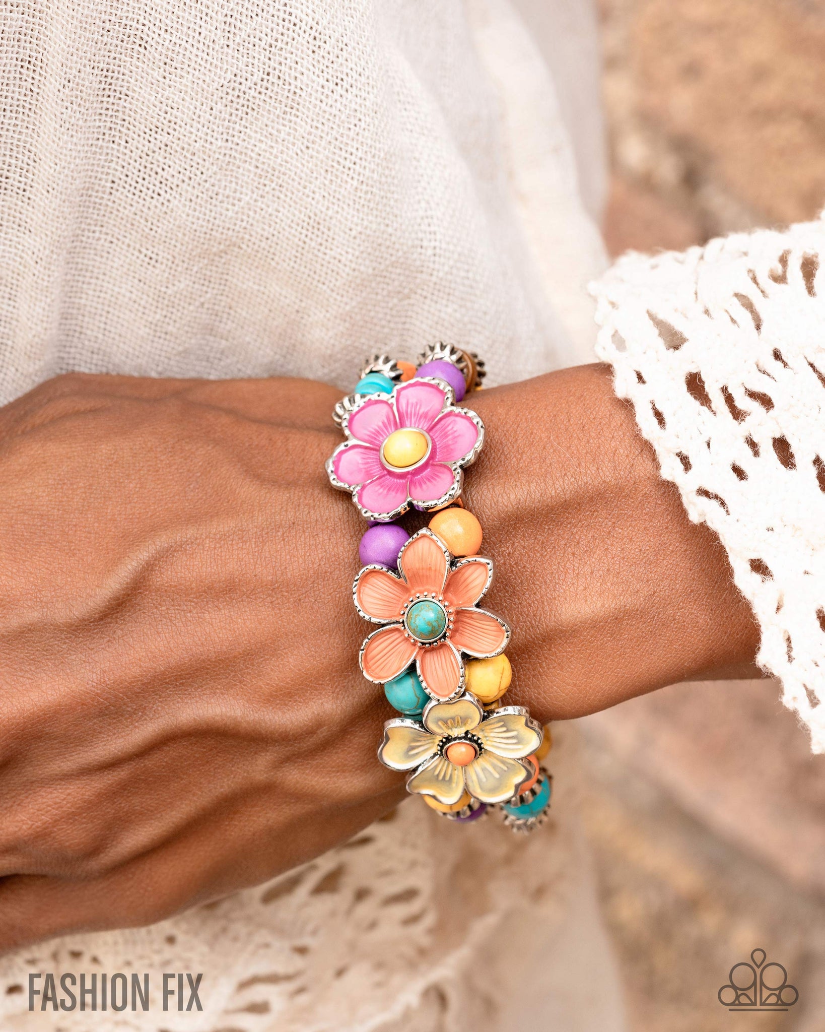 September Simply Santa Fe Complete Look