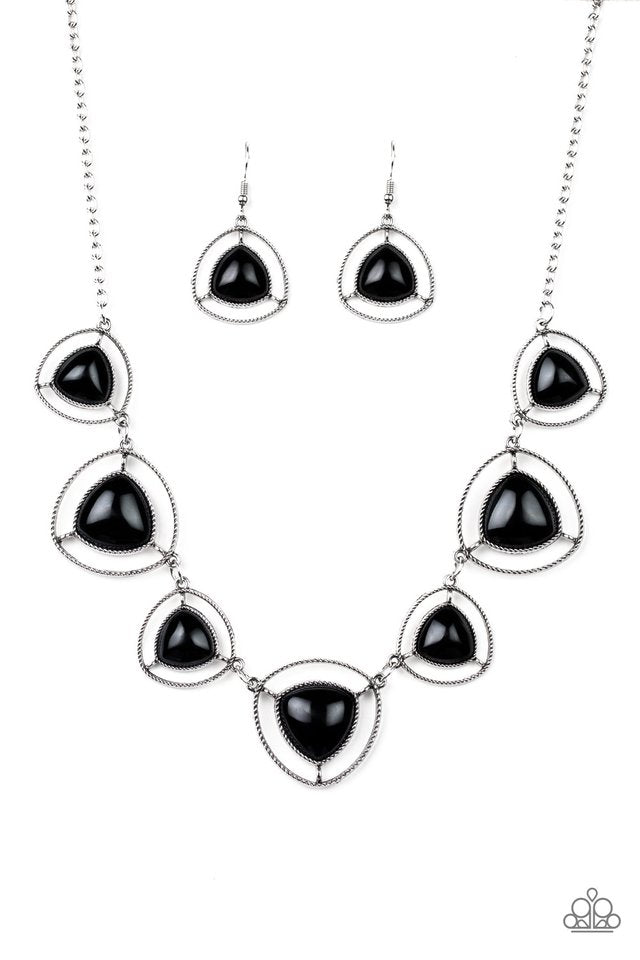 Make A Point Black Necklace
