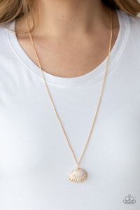 Show and SHELL Gold Necklace