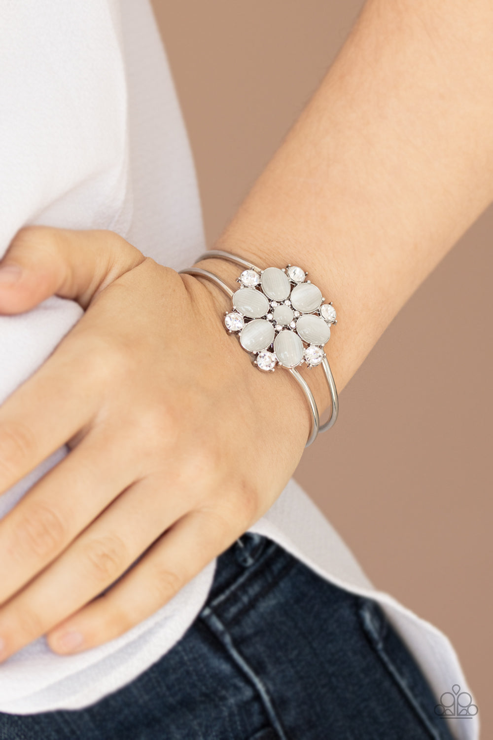 Garden Extravagance White Bracelet