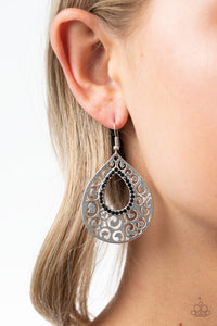 Airy Applique Black Earring