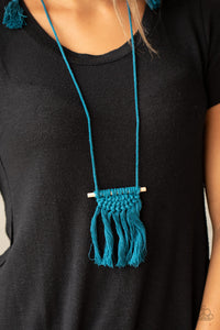 Between You and MACRAME Necklace (Blue, Orange)