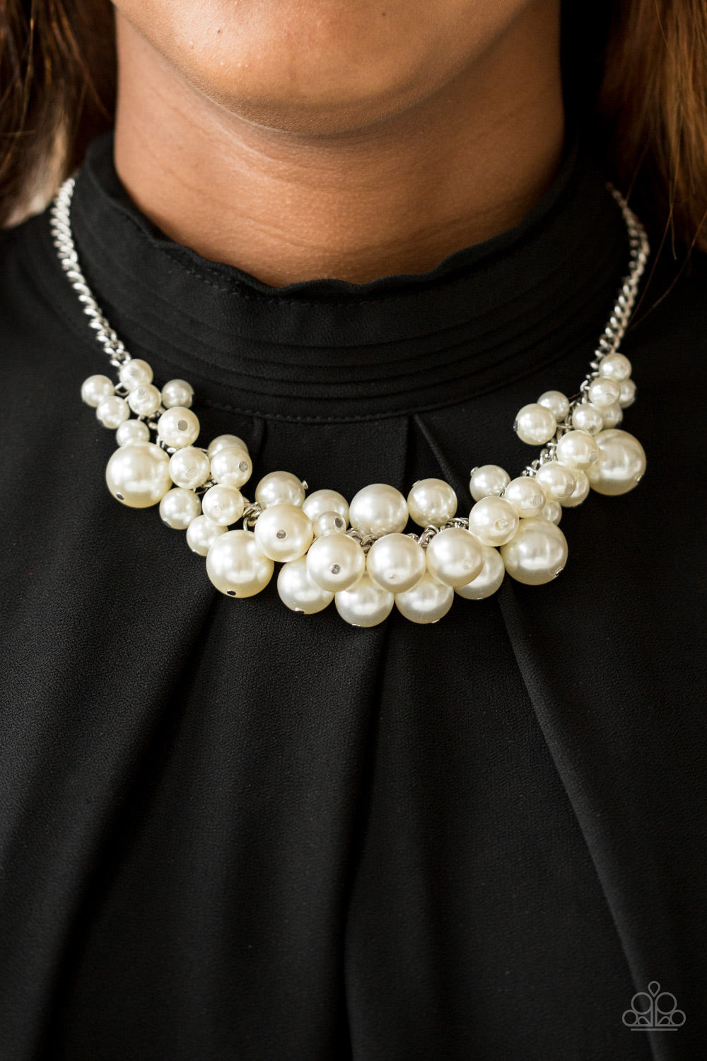 Glam Queen White Necklace