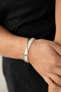 Craveable Curves Bracelet (White, Silver)