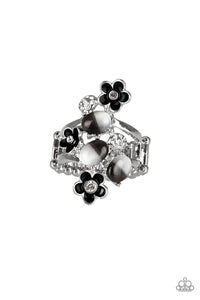 Dalsy Delight Black Ring