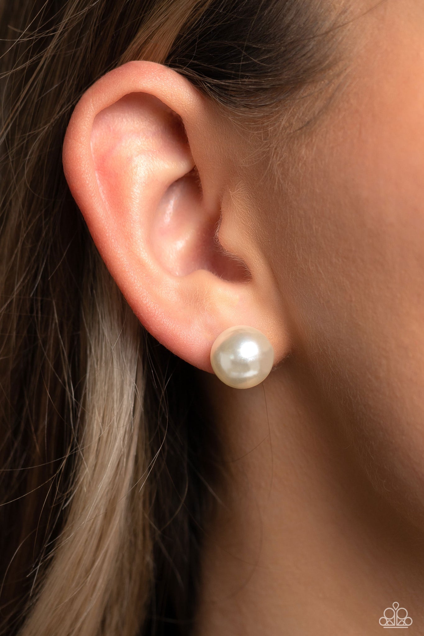 Debutante Details White Earring
