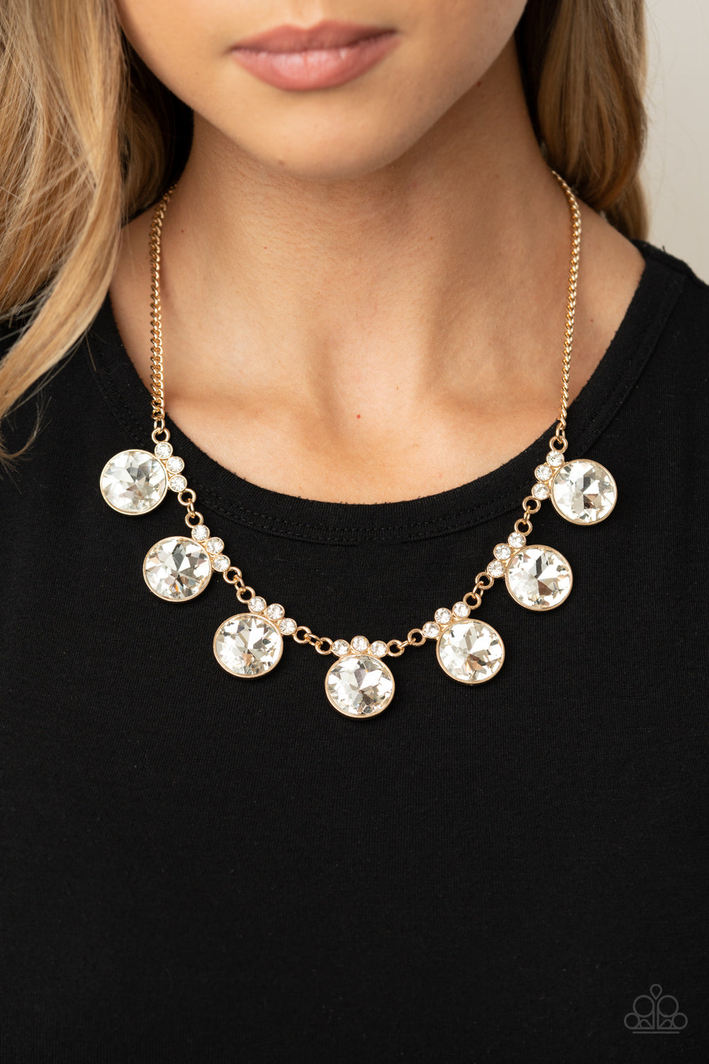 GLOW-Getter Glamour Necklace (Gold, White)