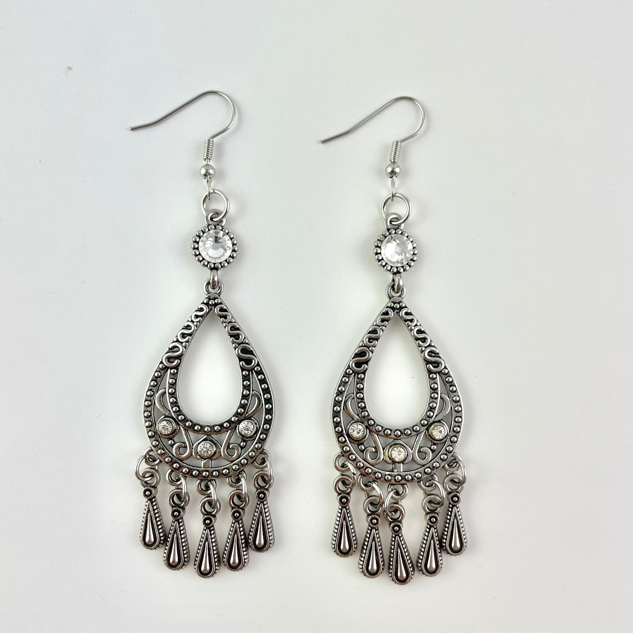 Viva La DIVA White Earring