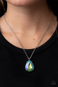Illustrious Icon Necklace (Green, Blue)
