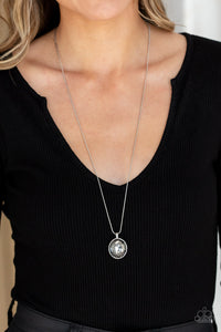 Instant Icon Necklace (White, Silver)