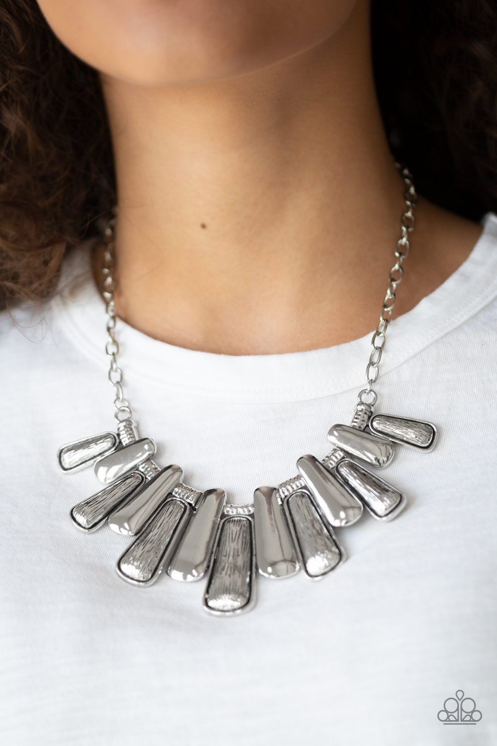 MANE UP Silver Necklace