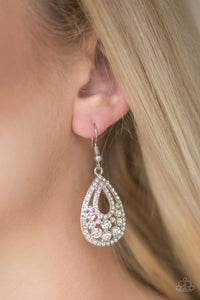 Sparkling Stardom Earring (Black, White)