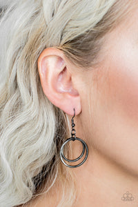 The Gleam Of My Dreams Black Earring