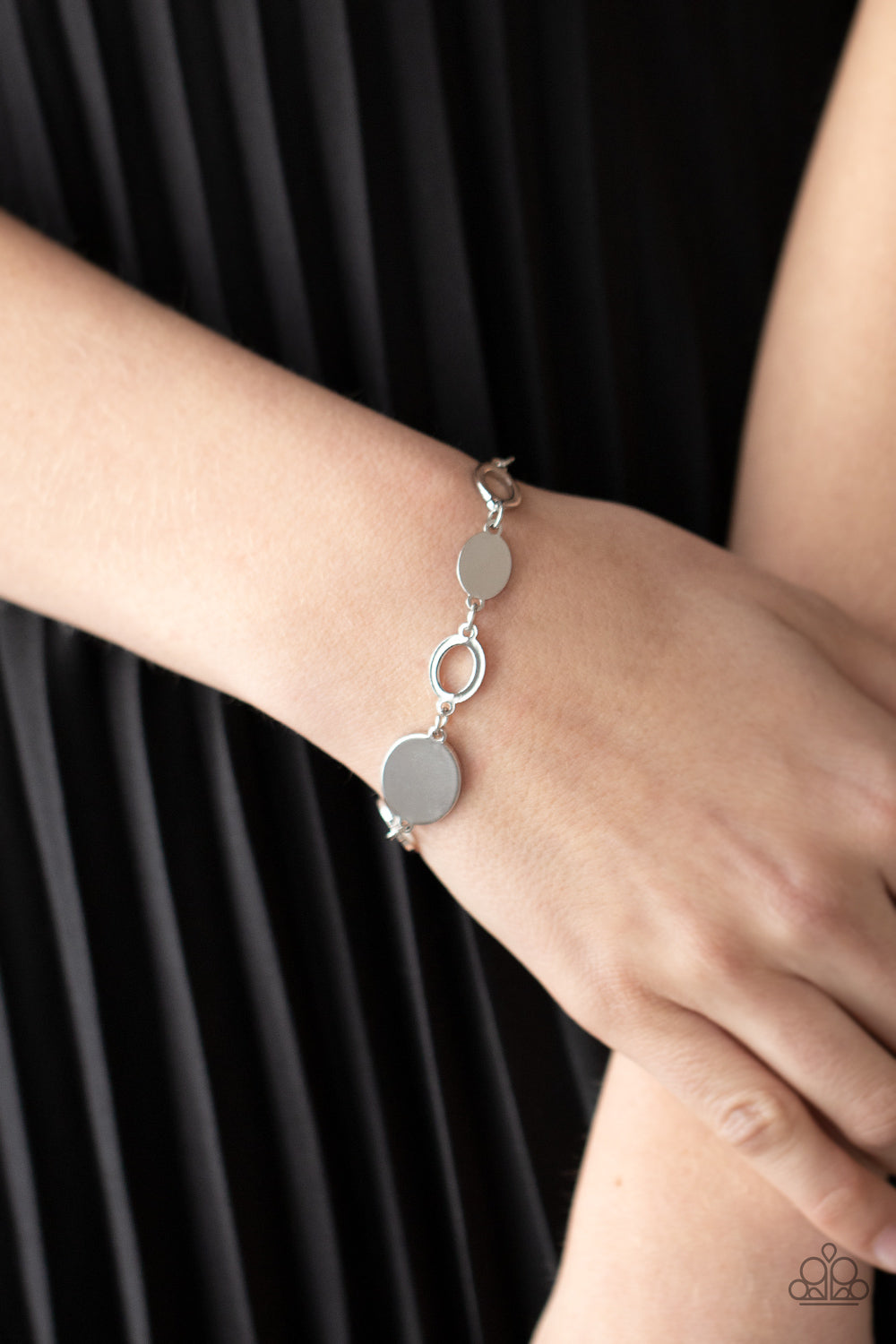 OVAL and Out Bracelet (Silver, Rose Gold)