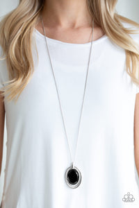 Metro Must-have Black Necklace