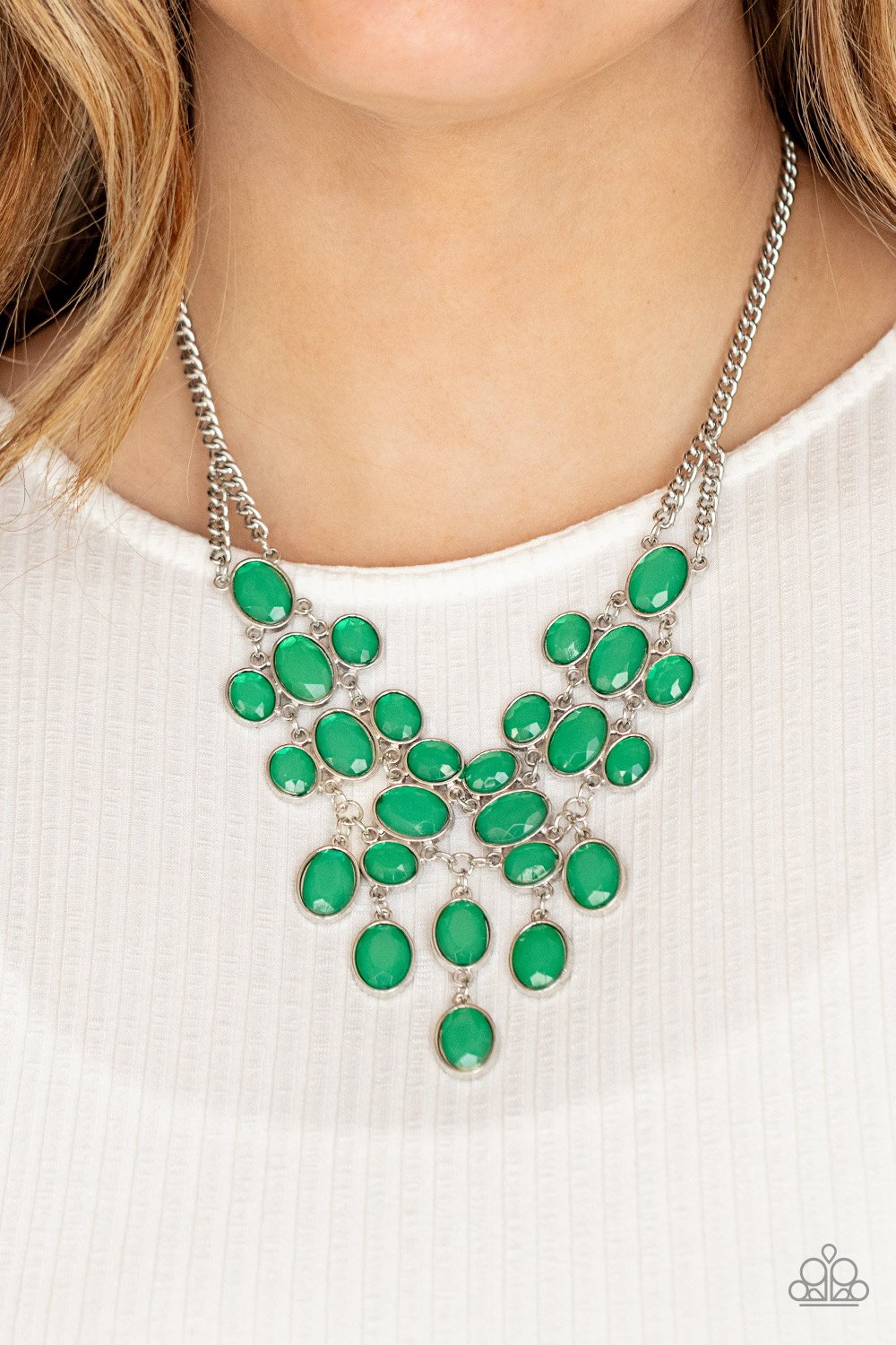 Serene Gleam Green Necklace