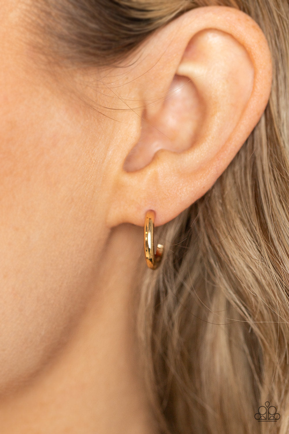 Small-Scale Shimmer Gold Earring