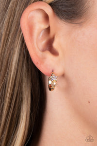 Starfish Showpiece Earring (White, Gold, Multi)