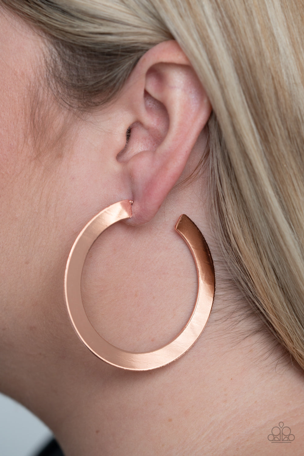 The Inside Track Earring (Black, Copper)