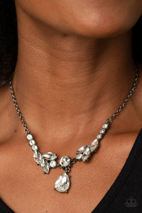 Unrivaled Sparkle Necklace (Black, Gold, White))